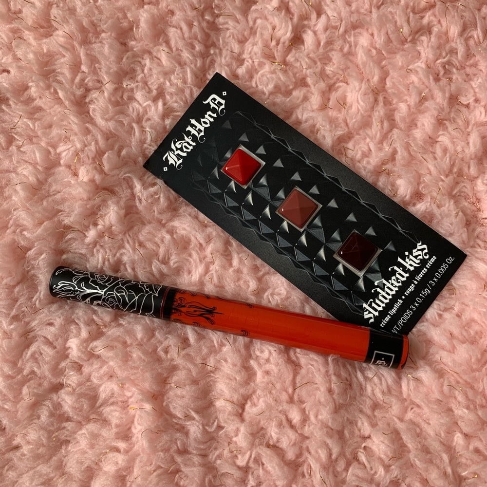 Kat Von D matte red lipstick♥️. Never used before